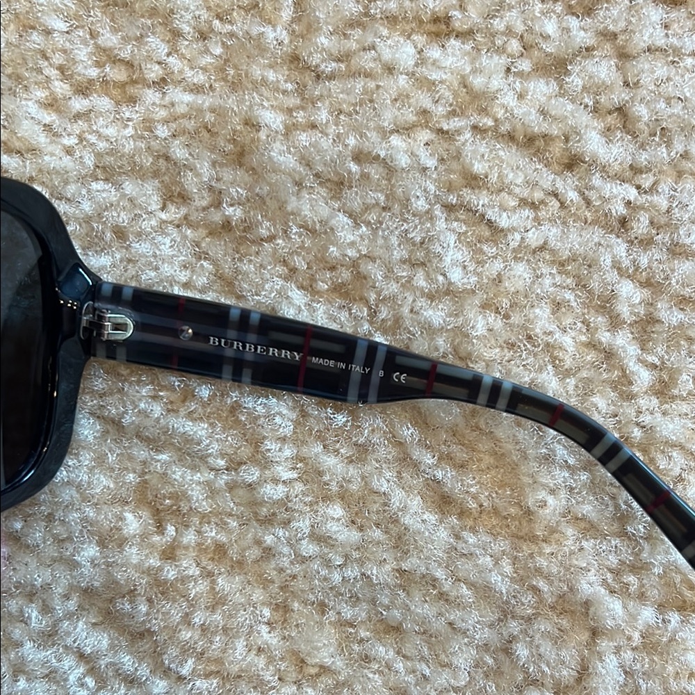Burberry Black Women's Sunglasses - Picture 5 of 6